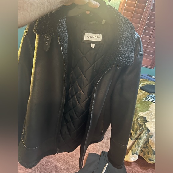 Calvin Klein Men's Classic Faux Shearling B-3 Bomber Jacket - Picture 5 of 6